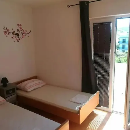 Apartment Lo- Sunny Sea View *