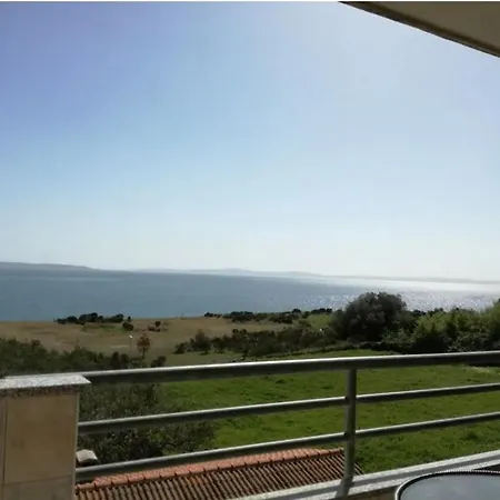 Lo- Sunny Sea View
