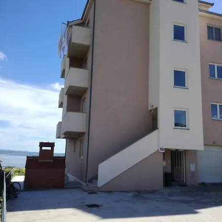 Апартаменты Lo- Sunny Sea View